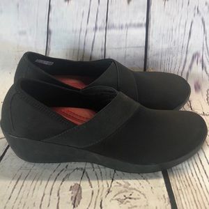 women's busy day stretch asymmetrical wedge